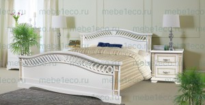 Кровать Юджин из массива дерева