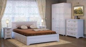 Спальный гарнитур Классика из массива дерева