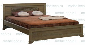 Спальный гарнитур Классика из массива дерева