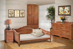 Гарнитур Мона из массива дерева