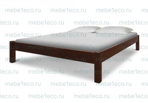 Кровать Вайона из массива дерева