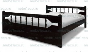 Кровать Теона из массива дерева