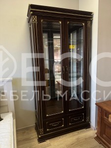Распродажа экспозиций с магазина! Шкаф - Сервант Верди - 313 из массива Бука, оттенок грецкий орех 3 + патина золото